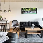Relaxapartment Massagesessel, Kueche, Balkon, Schönwalde